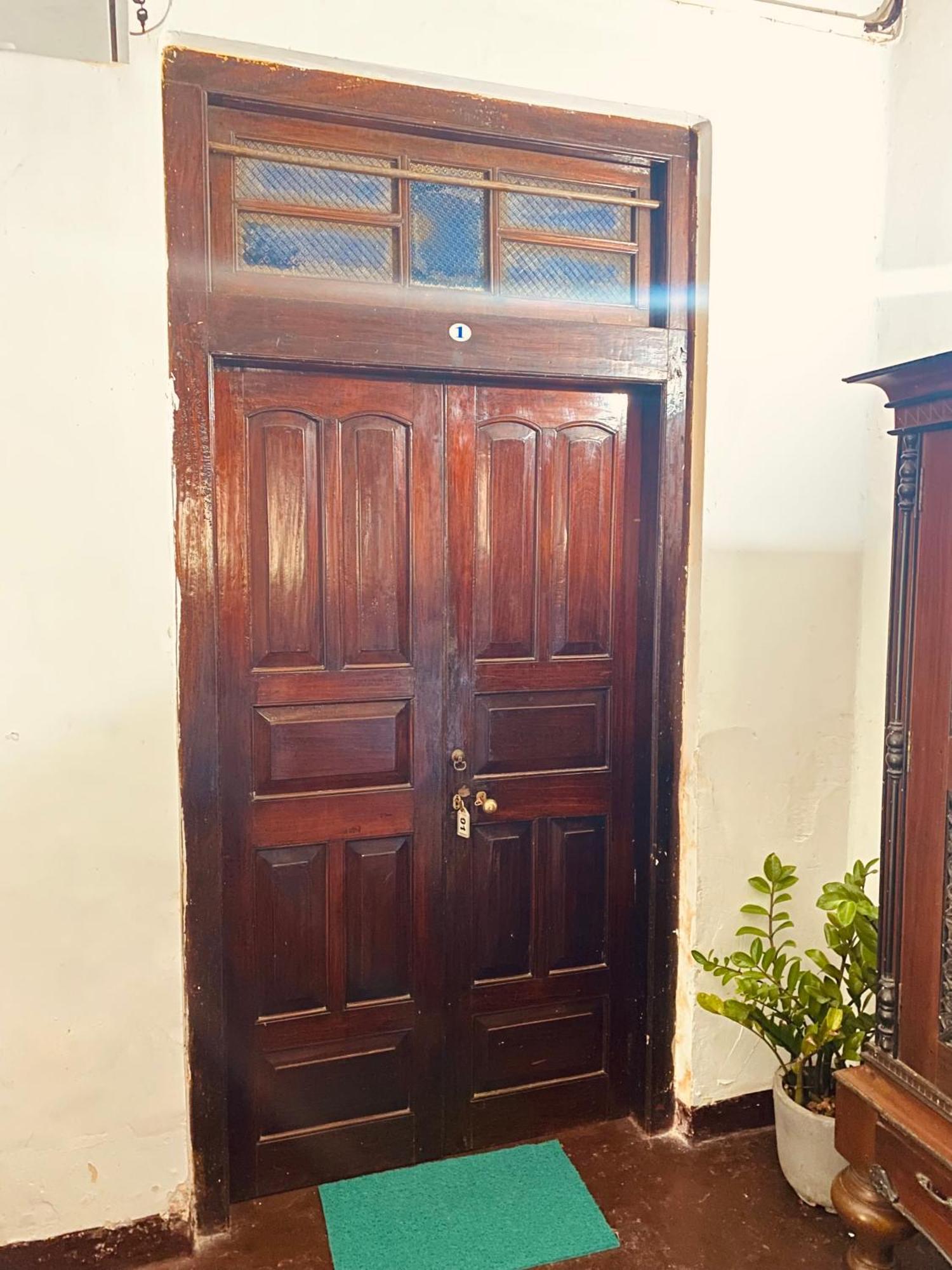 Happy Bunk Hostel Велигама Экстерьер фото