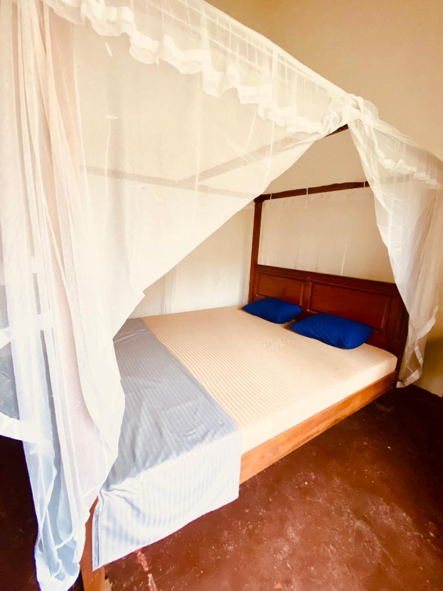Happy Bunk Hostel Велигама Экстерьер фото