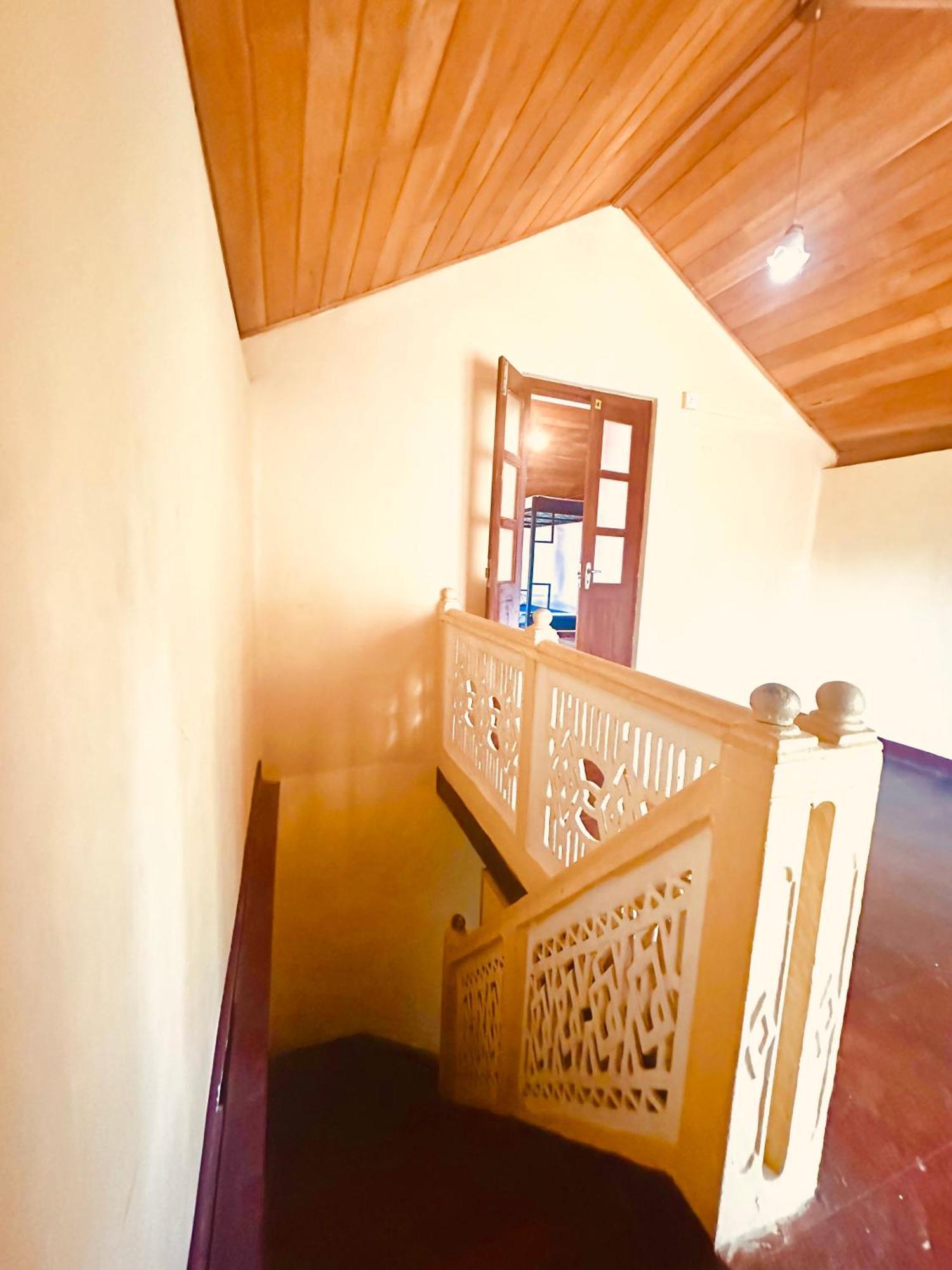 Happy Bunk Hostel Велигама Экстерьер фото