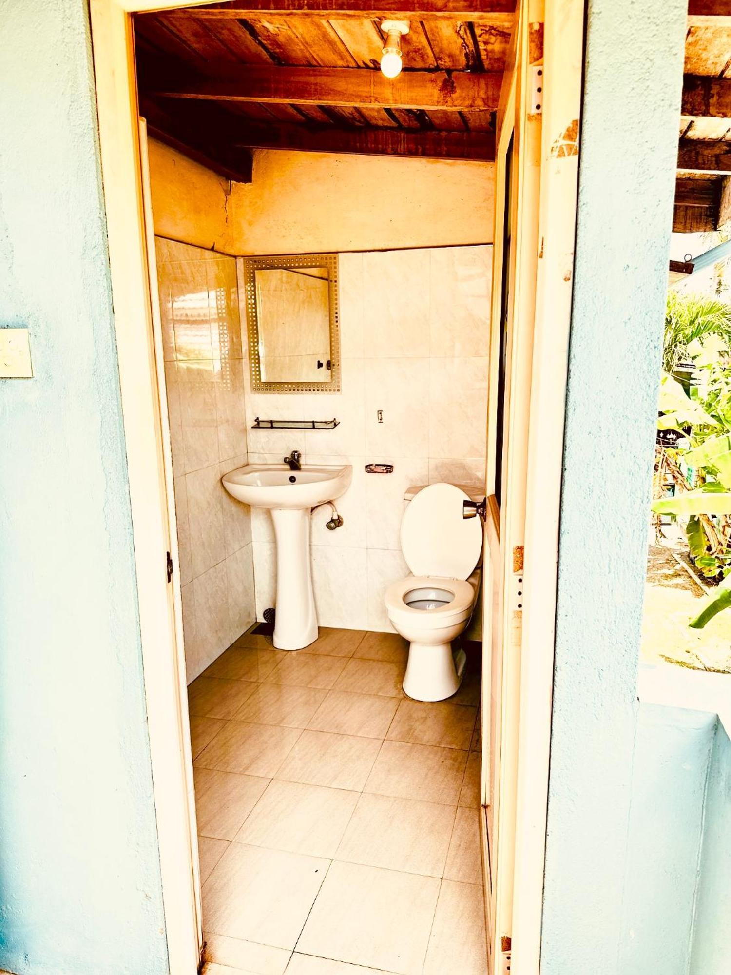 Happy Bunk Hostel Велигама Экстерьер фото